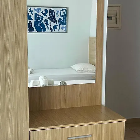 Sunflower 3* Himare