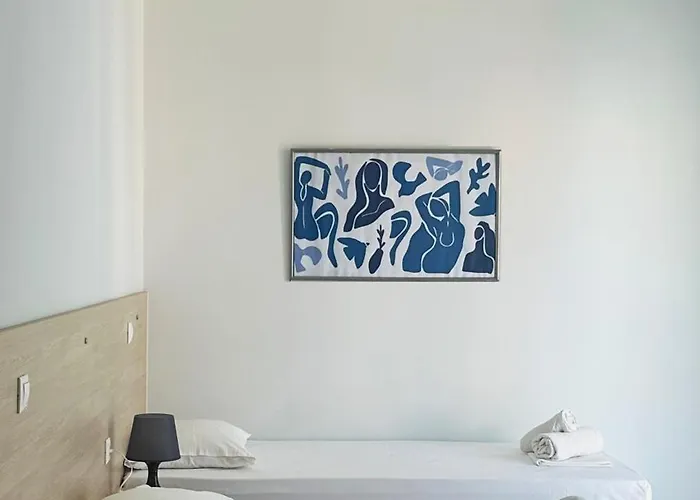 Sunflower בית הארחה 3*