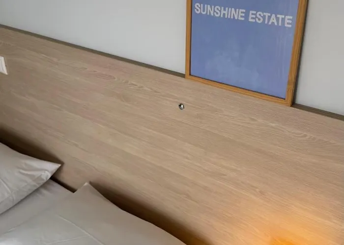 Sunflower בית הארחה