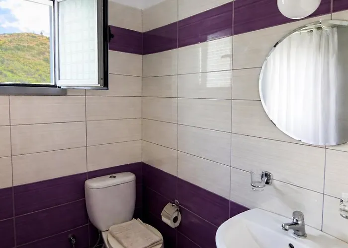 Sunflower בית הארחה