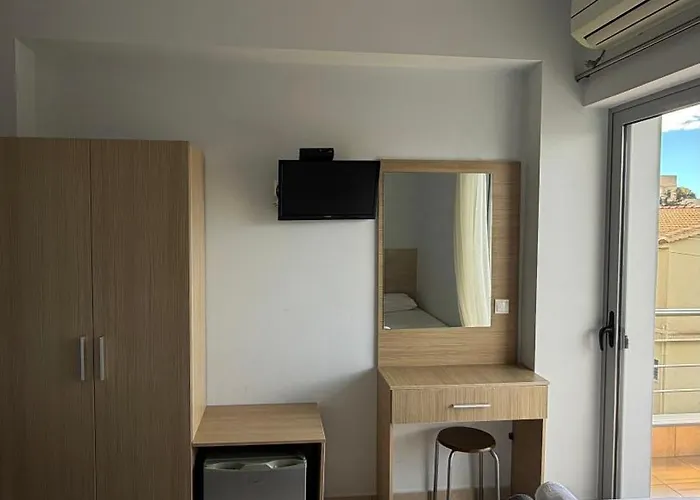 Sunflower בית הארחה